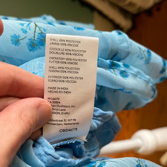 ☀️ Urban Outfitters Summer Dress Blue Flowery VNeck Cinched Medium Fits S - Picture 11 of 12